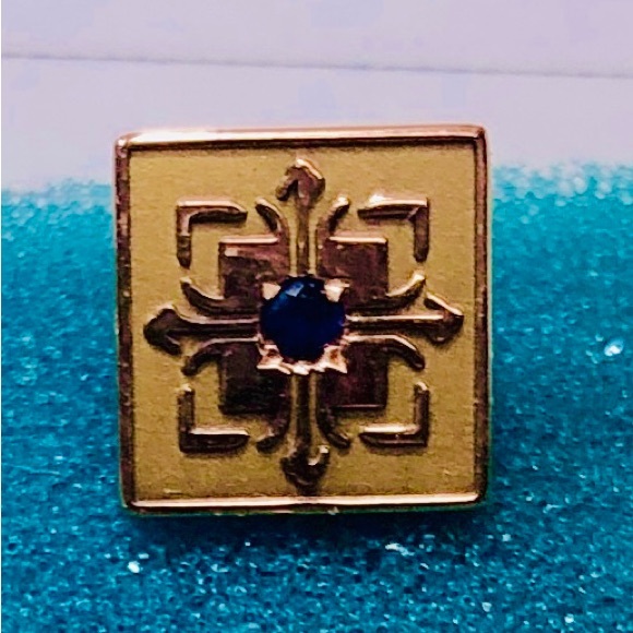 CTO Other - 10K Yellow Gold w Sapphire Gemstone